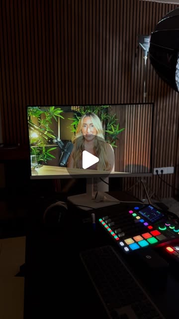 Video cover for Kalie Moore, High Vibe PR filmed at Bridgr in Lisbon